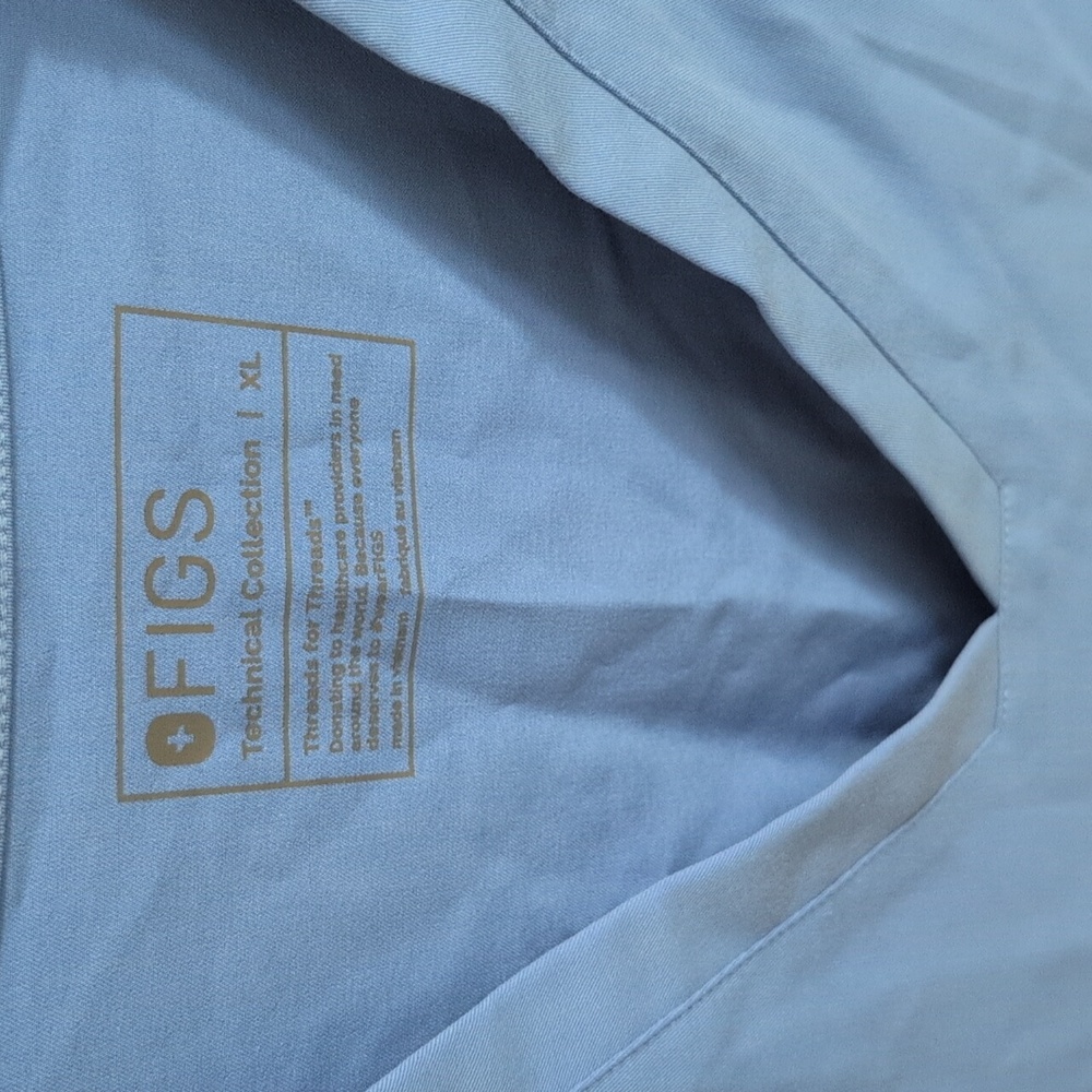 Fig Light Blue V-Neck XL Top And L Petite Jogger Bottoms